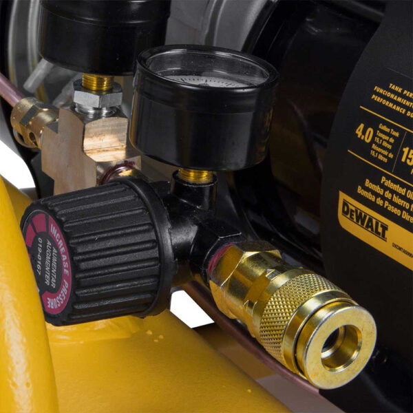 DeWalt 5.5-HP Honda 4-Gallon Air Compressor(DXCMTA5590412) - Image 9