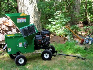 Mighty Mac™ Wood Chipper Shredder 3-1/2” Max Capacity - 7HP (12PT1100)