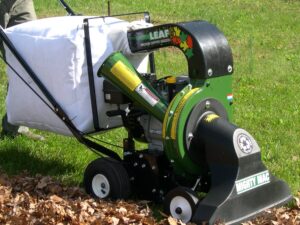 Mighty Mac™ Self-Propelled Vacuum-Chipper-Bagger with Electric Start (VCB1102E)